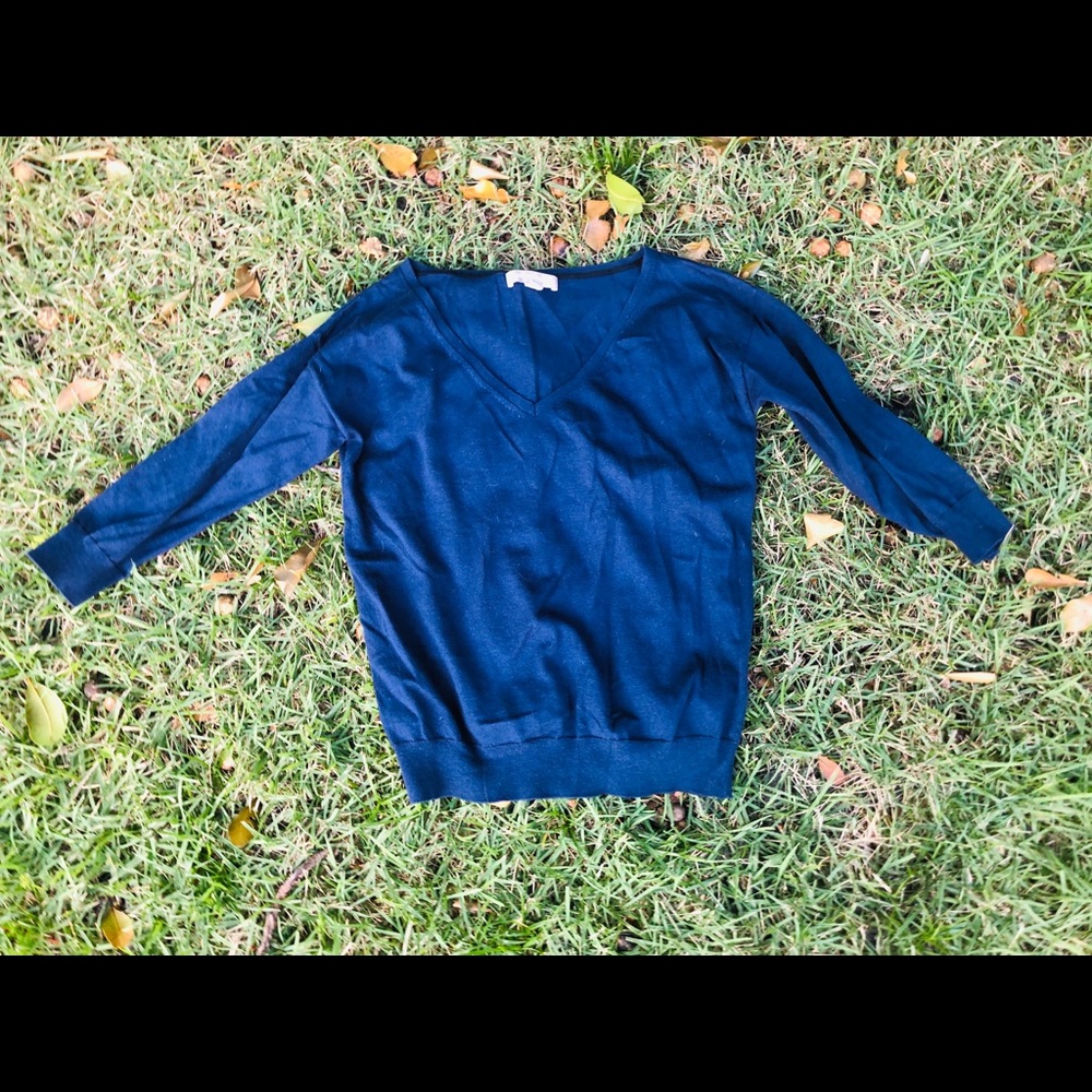 V neck navy sweater in XS banana republic